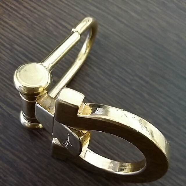 Salvatore Ferragamo(サルヴァトーレフェラガモ)のサルヴァトーレ・フェラガモ キーホルダー USED メンズのファッション小物(キーホルダー)の商品写真