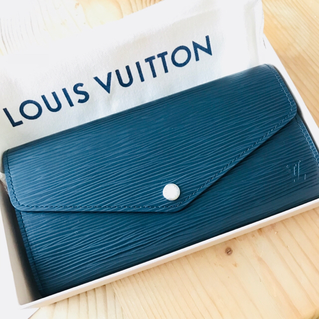 LOUIS VUITTON(ルイヴィトン)の専用！！！ルイヴィトン エピ ブラック長財布 レディースのファッション小物(財布)の商品写真