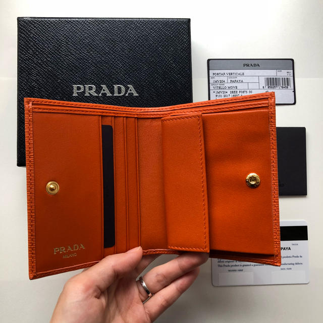 PRADA(プラダ)の新品 未使用 プラダ 小財布 レディースのファッション小物(財布)の商品写真