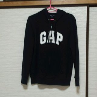 ギャップ(GAP)のパーカー(GAP.ブラック白字)(パーカー)