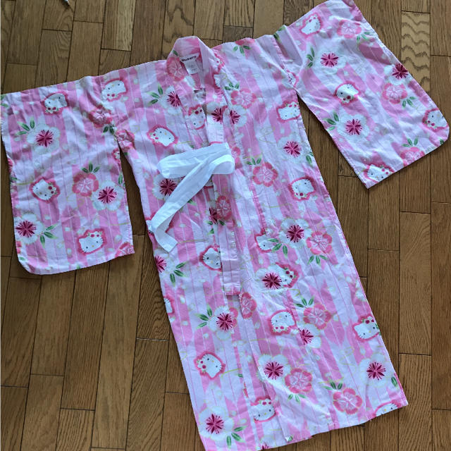 ハローキティ(ハローキティ)の浴衣キティちゃん110㎝ キッズ/ベビー/マタニティのキッズ服女の子用(90cm~)(甚平/浴衣)の商品写真