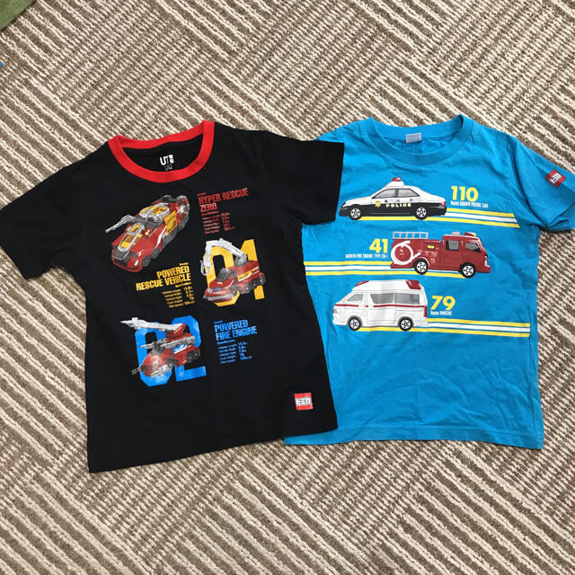 UNIQLO(ユニクロ)のトミカ ユニクロ Tシャツ 2枚セット 110 キッズ/ベビー/マタニティのキッズ服男の子用(90cm~)(Tシャツ/カットソー)の商品写真