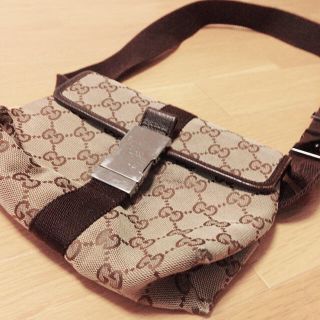 グッチ(Gucci)の早い者勝ち！GUCCI ショルダーバッグ(ボディバッグ/ウエストポーチ)