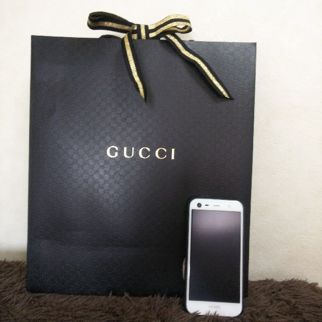 Gucci(グッチ)の新品☆GUCCI/グッチ ﾏｲｸﾛｼﾏ柄 高級素材の紙袋 レディースのバッグ(ショルダーバッグ)の商品写真