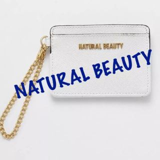 ナチュラルビューティー(NATURAL BEAUTY)の本革 パスケース チェーンストラップ付き ホワイト(名刺入れ/定期入れ)