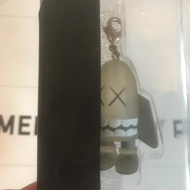 KAWS BLITZ Key chain セット