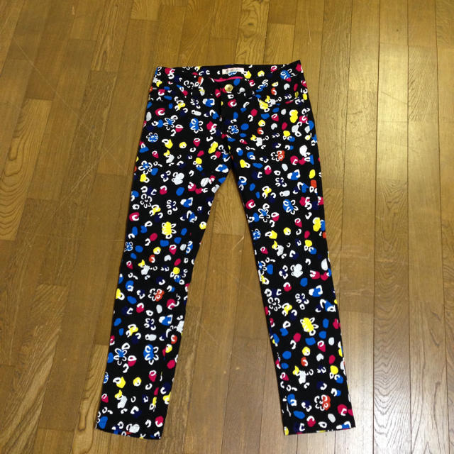 RODEO CROWNS(ロデオクラウンズ)のRCS ブロッサムレオパードOXパンツ レディースのパンツ(カジュアルパンツ)の商品写真