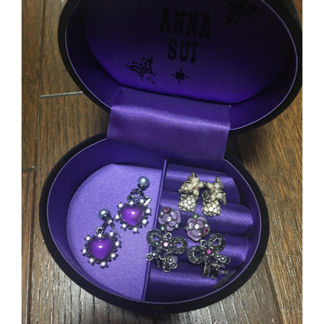 ピアスANNA SUI アクセサリーボックス付き ピアス ネックレスセット