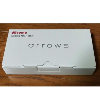 フジツウ(富士通)の新品 docomo arrows NX F-01K  白 SIMフリー対応可(スマートフォン本体)