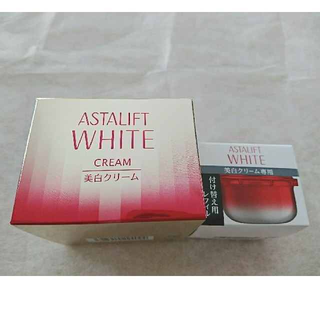 ASTALIFT(アスタリフト)の★アスタリフト ホワイトクリーム 本体+付け替え用レフィル30g★
 コスメ/美容のスキンケア/基礎化粧品(フェイスクリーム)の商品写真