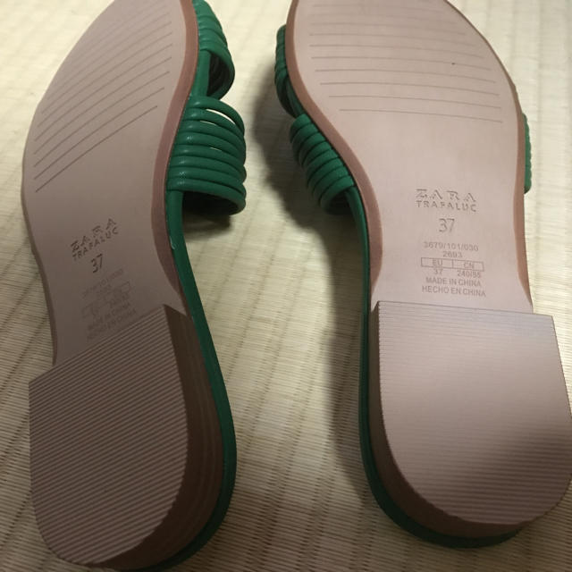 ZARA(ザラ)の【ZARA】フラットサンダル レディースの靴/シューズ(サンダル)の商品写真