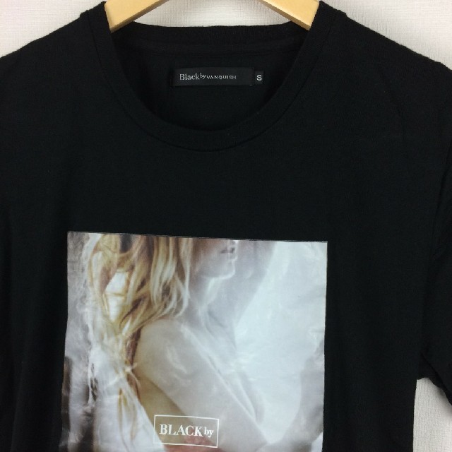 VANQUISH(ヴァンキッシュ)の美品 ブラックバイヴァンキッシュ 半袖Tシャツ ブラック サイズS メンズのトップス(Tシャツ/カットソー(半袖/袖なし))の商品写真