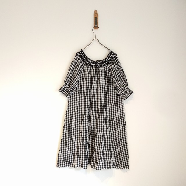 Dot&Stripes CHILDWOMAN(ドットアンドストライプスチャイルドウーマン)のギンガムボイル　スモッキング刺繍ボリュームワンピース

 レディースのワンピース(ひざ丈ワンピース)の商品写真