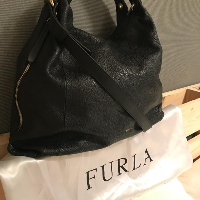 美品 FURLA(フルラ) ELISABETH エリザベス レザーバッグ 1