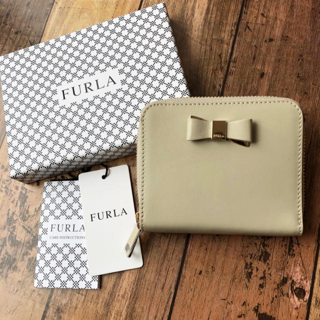 Furla - 新作 フルラ リボン 折り財布 ベージュ グレージュ 水色 ...