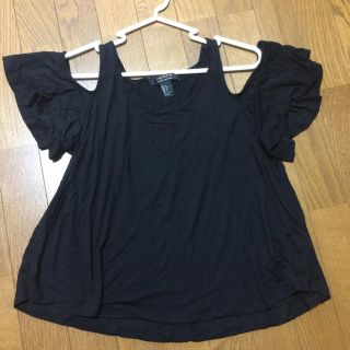 フォーエバートゥエンティーワン(FOREVER 21)のFOREVER21❤︎ブラック肩出しセクシートップス(Tシャツ(半袖/袖なし))