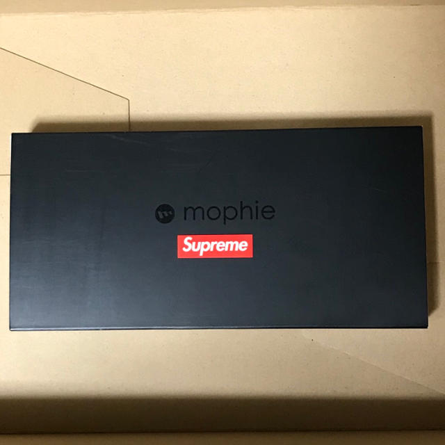 Supreme(シュプリーム)のSupreme Encore 20K Mobile Battery 赤 スマホ/家電/カメラのスマートフォン/携帯電話(バッテリー/充電器)の商品写真