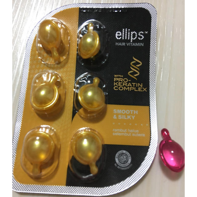 ellips(エリップス)の新品★ellips おまけ付き♡ コスメ/美容のヘアケア/スタイリング(トリートメント)の商品写真