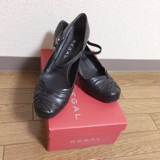 リーガル(REGAL)の【美品】リーガル REGAL  ストラップパンプス ブラック 23.5(ハイヒール/パンプス)