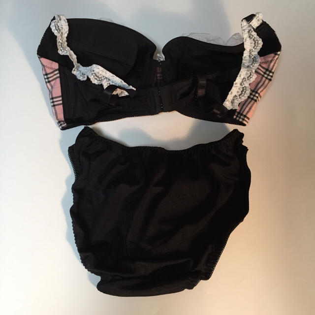 R-KOMO 女性下着 ブラ＆ショーツ ブラック＆ピンク Mサイズ 新品未使用 レディースの下着/アンダーウェア(ブラ&ショーツセット)の商品写真