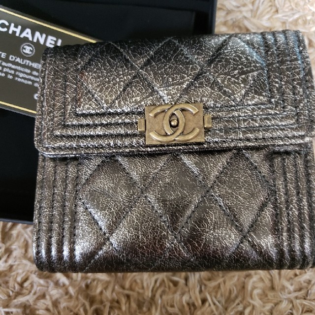 CHANEL折り財布