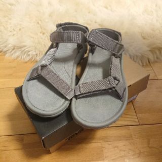 テバ(Teva)のTeva × B&Y beauty&youth 別注 スエード グレー(サンダル)