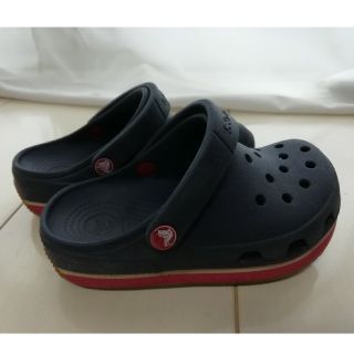 クロックス(crocs)のクロックス　サンダル　紺色(サンダル)