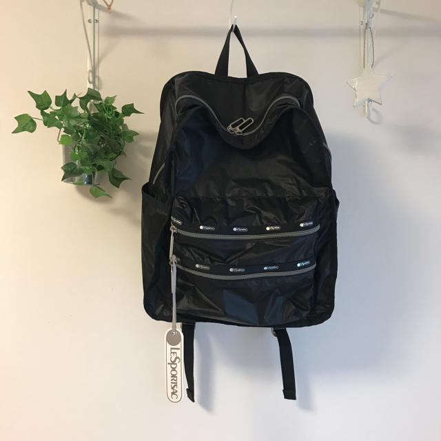 LeSportsac(レスポートサック)のレスポートサック リュック 軽量ブラック  レディースのバッグ(リュック/バックパック)の商品写真