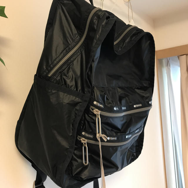 LeSportsac(レスポートサック)のレスポートサック リュック 軽量ブラック  レディースのバッグ(リュック/バックパック)の商品写真