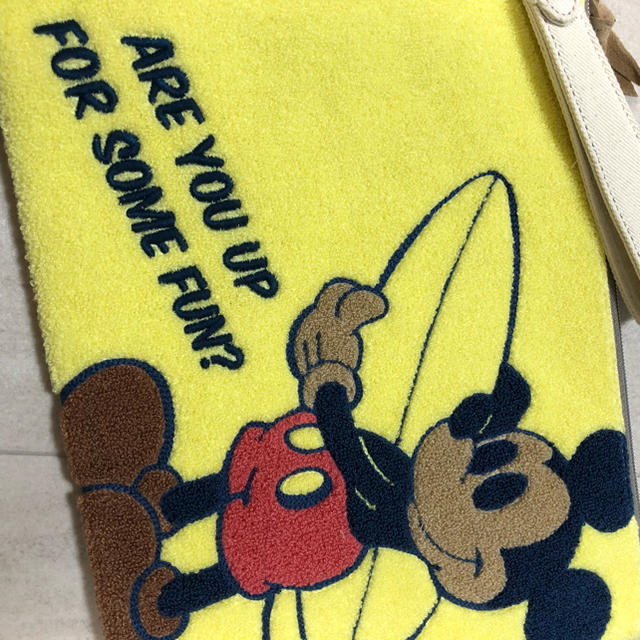 Disney(ディズニー)のサーフミッキー ・クラッチバッグ レディースのバッグ(クラッチバッグ)の商品写真