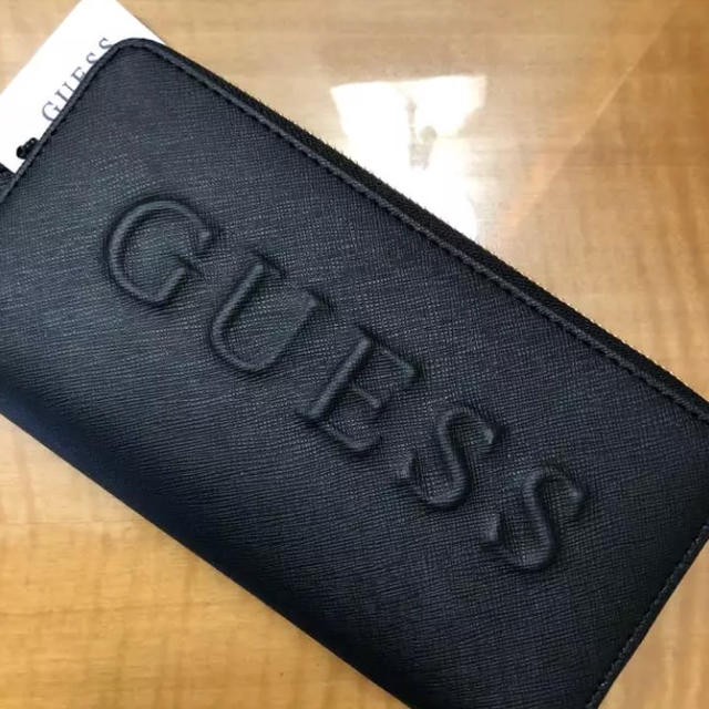 GUESS(ゲス)のGUESS  ゲス エンボスロゴ長財布 新品未使用 メンズにも ユニセックス メンズのファッション小物(長財布)の商品写真