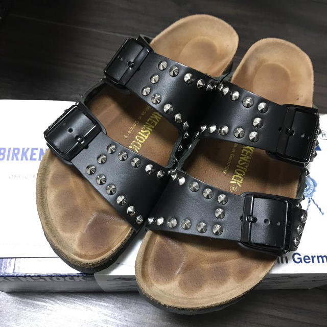 BIRKENSTOCK(ビルケンシュトック)の6/3迄の価格★ビルケン アリゾナ スタッズデザイン 38  レディースの靴/シューズ(サンダル)の商品写真