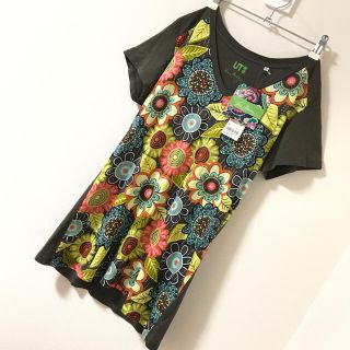 ヴェラブラッドリー(Vera Bradley)の【未使用！】ユニクロUTヴェラブラッドリー半袖VネックチュニックTシャツカーキ(Tシャツ(半袖/袖なし))