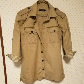 バーバリー(BURBERRY)のBURBERRY★blacklabel襟ワイヤー７分袖シャツ(シャツ)