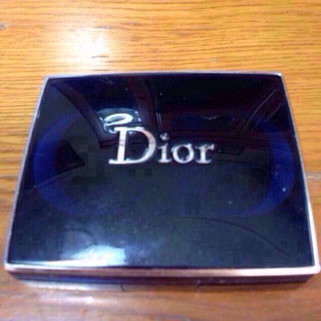 Christian Dior(クリスチャンディオール)のDiorアイシャドウ ♡サンク クルール コスメ/美容のベースメイク/化粧品(その他)の商品写真