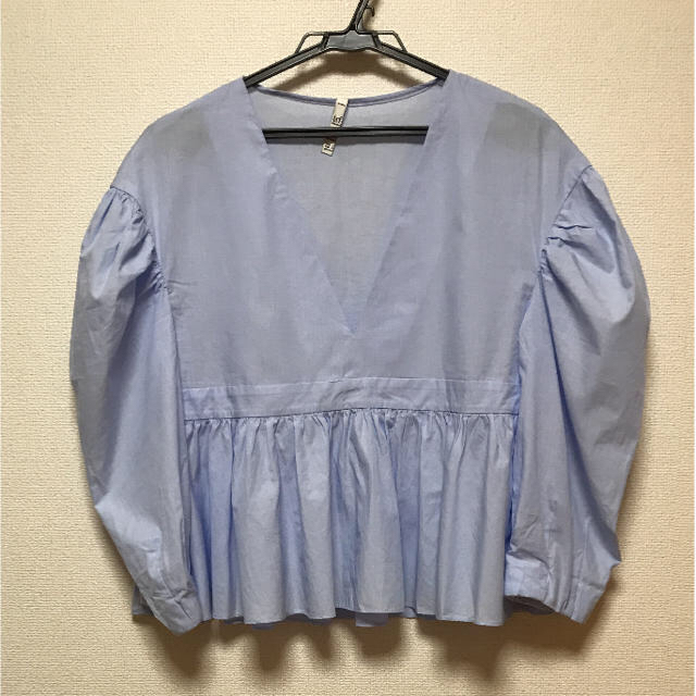 ZARA(ザラ)のZARA ギャザー入りトップス レディースのトップス(シャツ/ブラウス(長袖/七分))の商品写真