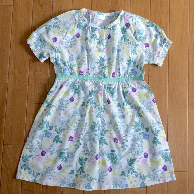 Combi mini(コンビミニ)のコンビミニ☆ボタニカル柄♪ワンピース☆サイズ110 キッズ/ベビー/マタニティのキッズ服女の子用(90cm~)(ワンピース)の商品写真