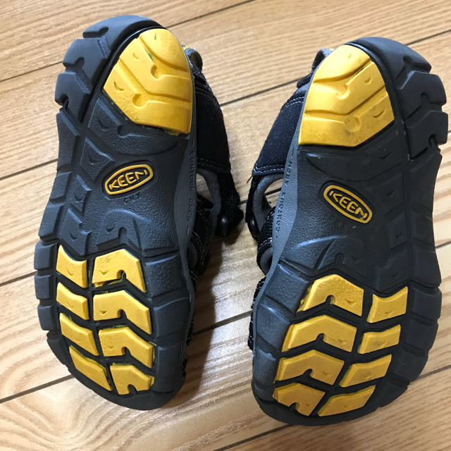 KEEN(キーン)の専用！キーン 13.5 キッズ/ベビー/マタニティのベビー靴/シューズ(~14cm)(サンダル)の商品写真