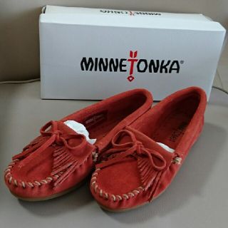 ミネトンカ(Minnetonka)のMiina様専用　新品 MINNETONKA モカシン オレンジ size5(スリッポン/モカシン)