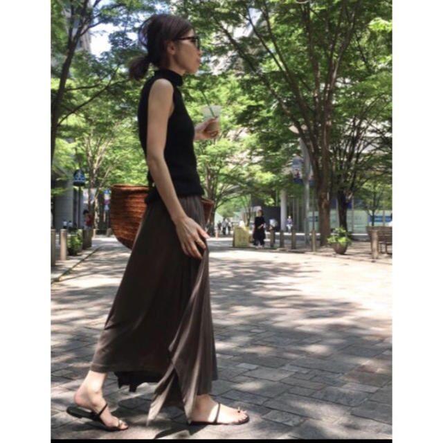 L'Appartement DEUXIEME CLASSE(アパルトモンドゥーズィエムクラス)の本日のみ価格！！アパルトモン Jersey Gather Skirt カーキ36 レディースのスカート(ロングスカート)の商品写真