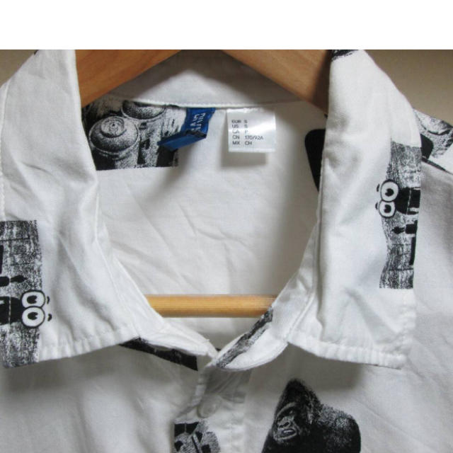 H&M(エイチアンドエム)のTKH様専用  Z-10 DIVDED H&M 白プリントシャツ メンズのトップス(シャツ)の商品写真