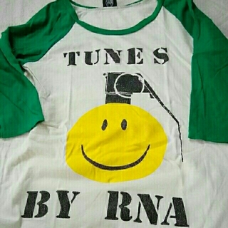 アールエヌエー(RNA)のRNA ラグランTシャツ　グリーンパークス　フルーツ柄Tシャツ(Tシャツ(長袖/七分))