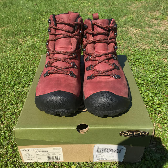 KEEN(キーン)のKEEN Pyenees キーン ピレニーズ 25.5㎝ トレッキングシューズ スポーツ/アウトドアのアウトドア(登山用品)の商品写真