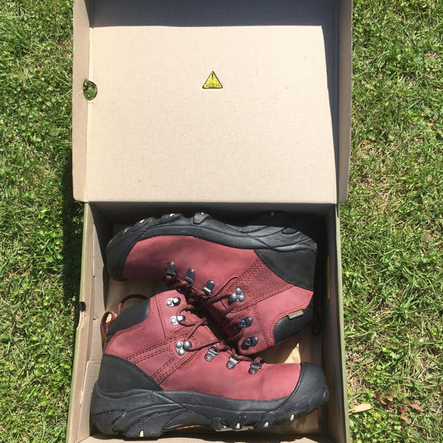 KEEN(キーン)のKEEN Pyenees キーン ピレニーズ 25.5㎝ トレッキングシューズ スポーツ/アウトドアのアウトドア(登山用品)の商品写真