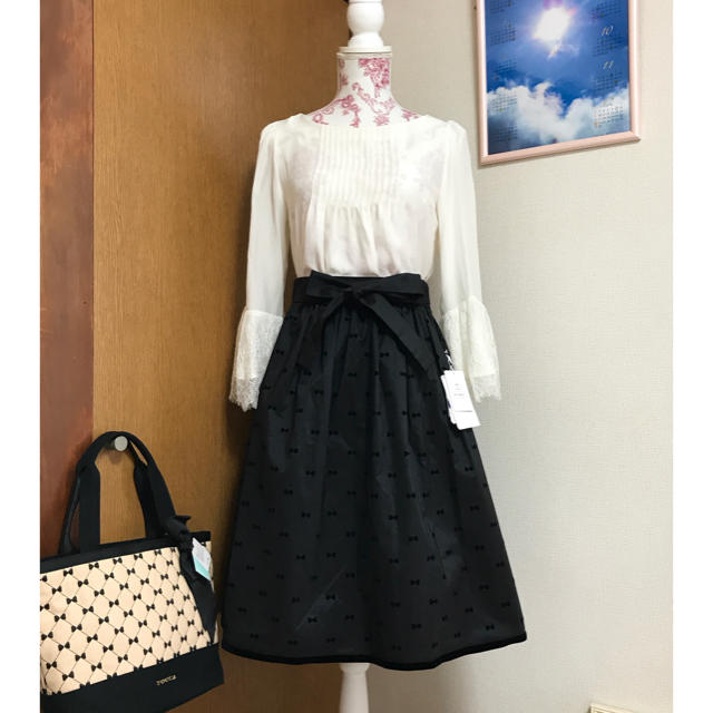 anatelier(アナトリエ)の新品 アナトリエ♡袖レースブラウス ホワイト レディースのトップス(シャツ/ブラウス(長袖/七分))の商品写真