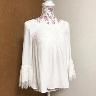 アナトリエ(anatelier)の新品 アナトリエ♡袖レースブラウス ホワイト(シャツ/ブラウス(長袖/七分))