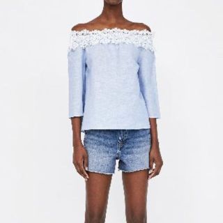 ザラ(ZARA)の【新品タグ付き】コントラストレースオフショルダートップス(ZARA)(Tシャツ(長袖/七分))