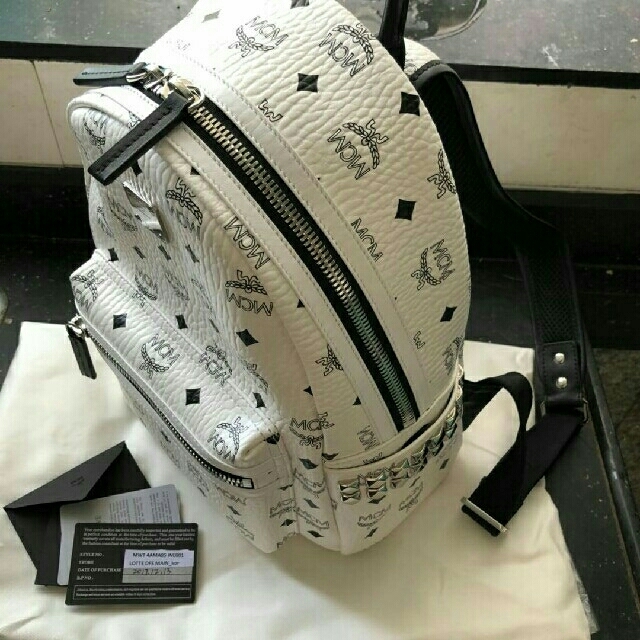 バックパッ MCM S ホワイト☆の通販 by |エムシーエムならラクマ -