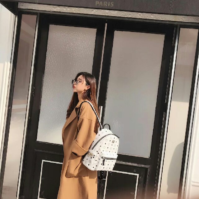 バックパッ MCM S ホワイト☆の通販 by |エムシーエムならラクマ -