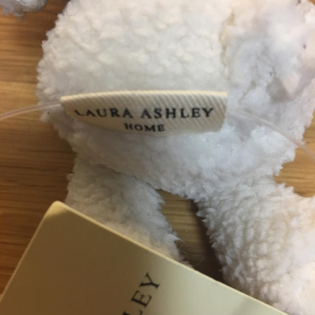 LAURA ASHLEY(ローラアシュレイ)のぬいぐるみストラップ エンタメ/ホビーのおもちゃ/ぬいぐるみ(ぬいぐるみ)の商品写真